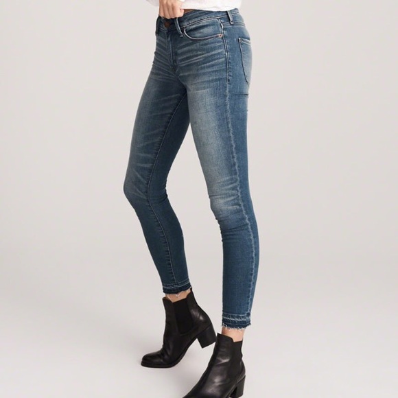 Abercrombie raw hem jeans - Picture 7 of 8